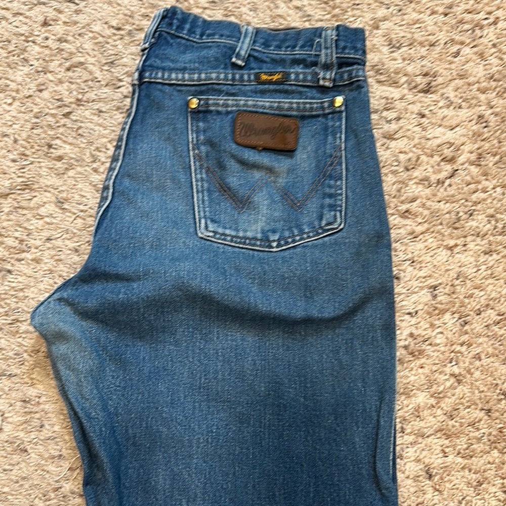 Wrangler Men's Classic Blue Straight Jeans
